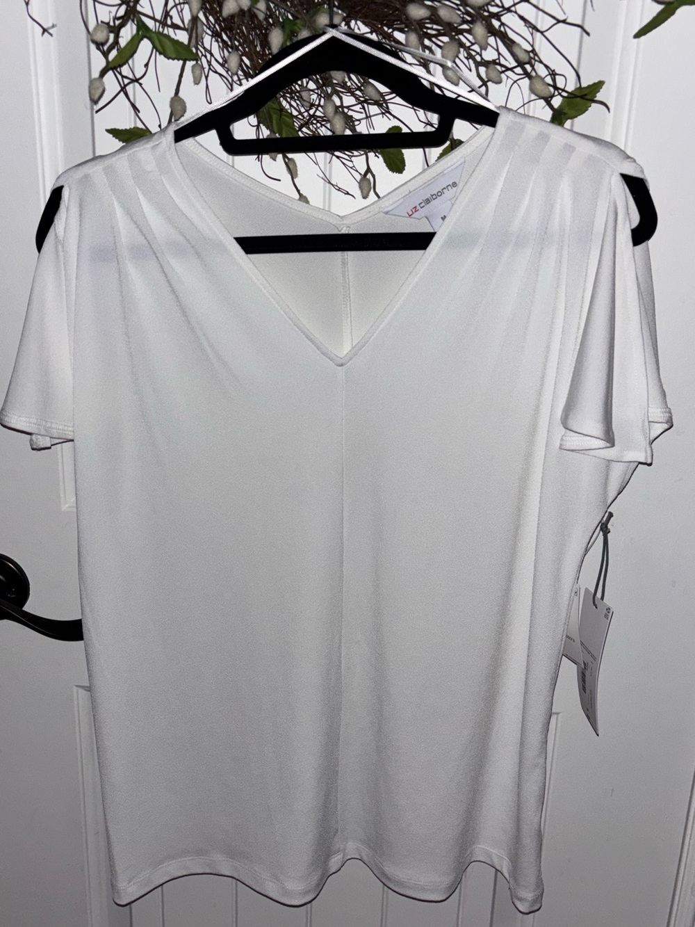 Liz Claiborne White V-Neck Flutter Sleeve Top